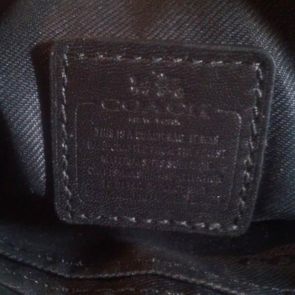 COACH NEW YORK WRISTLET LEATHER CHARM STRAP BLACK & GREY GENTLY LOVED - Picture 3 of 9